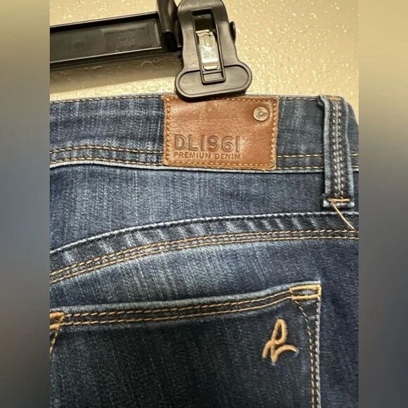 Lindsey DL1961 jeans - Picture 5 of 7